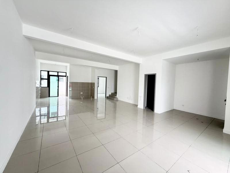 2-storey Terraced House for Sale in Bandar Dato Onn (Tebrau) - Yik Tat - Living Room - PropertyGuru.com.my