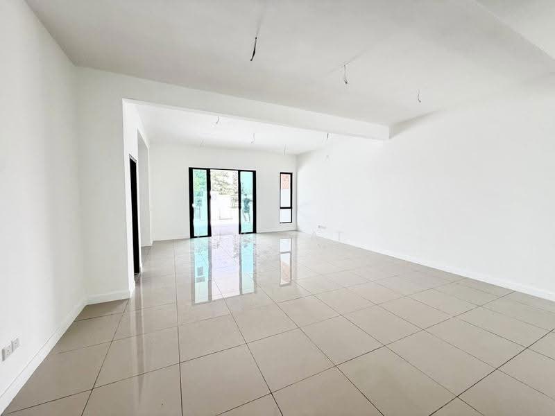 2-storey Terraced House for Sale in Bandar Dato Onn (Tebrau) - Yik Tat - Living Room - PropertyGuru.com.my
