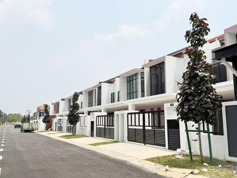 2-storey Terraced House for Sale in Bandar Dato Onn (Tebrau) - Yik Tat - PropertyGuru.com.my