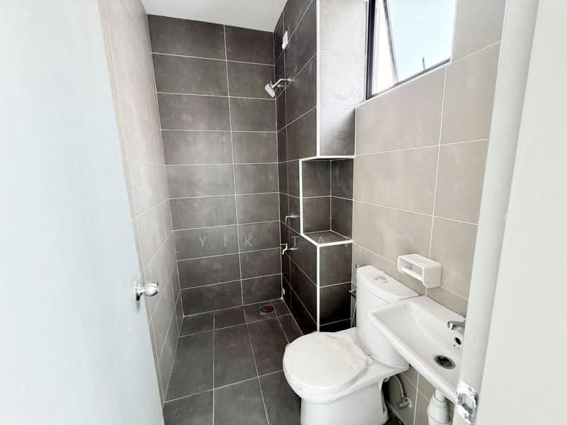 2-storey Terraced House for Sale in Bandar Dato Onn (Tebrau) - Yik Tat - Bathroom - PropertyGuru.com.my