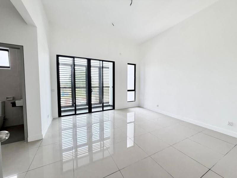 2-storey Terraced House for Sale in Bandar Dato Onn (Tebrau) - Yik Tat - Living Room - PropertyGuru.com.my