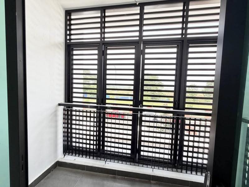 2-storey Terraced House for Sale in Bandar Dato Onn (Tebrau) - Yik Tat - Balcony - PropertyGuru.com.my