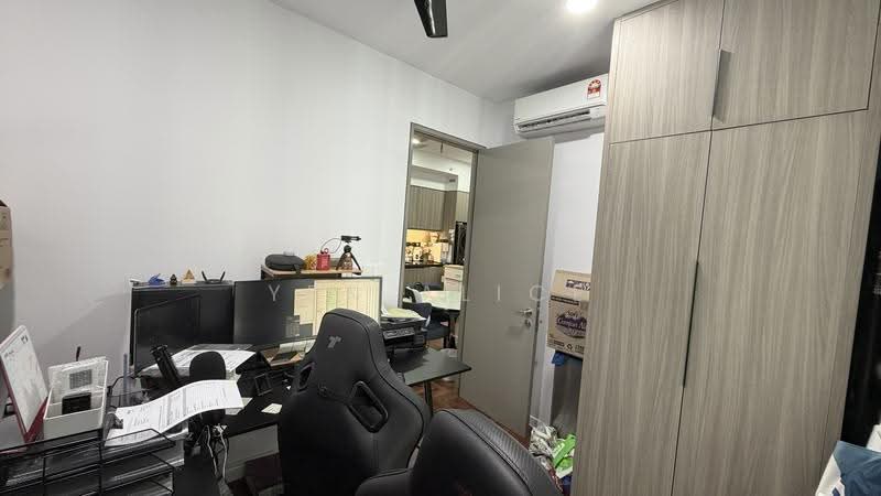 Kediaman Servis untuk Dijual di Bloomsvale - Yen Alice - Bedroom 2 - PropertyGuru.com.my