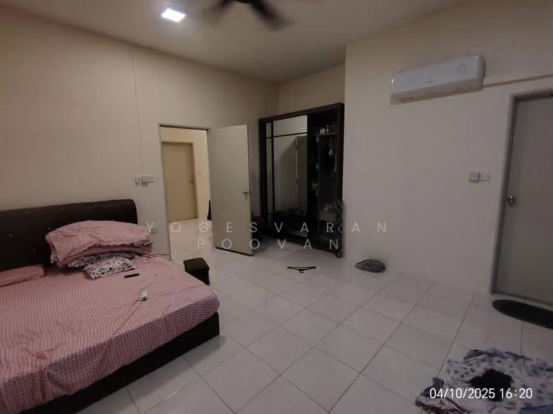 2-storey Terraced House for Sale in Banting (Selangor) - Yogesvaran Poovan - Bedroom - PropertyGuru.com.my
