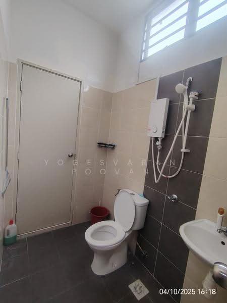 2-storey Terraced House for Sale in Banting (Selangor) - Yogesvaran Poovan - Bathroom - PropertyGuru.com.my