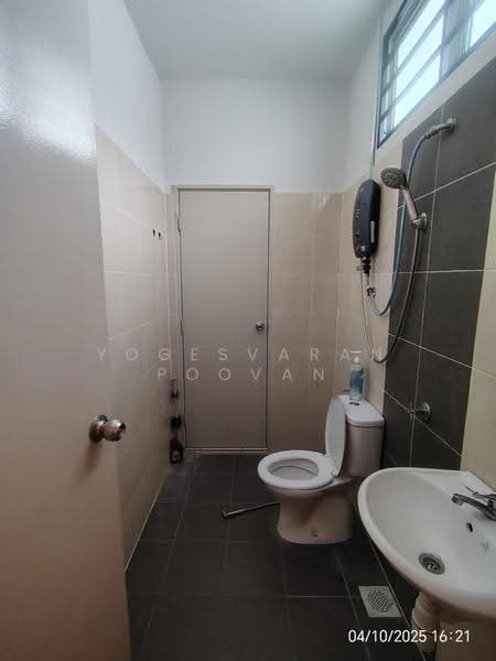 2-storey Terraced House for Sale in Banting (Selangor) - Yogesvaran Poovan - Bathroom - PropertyGuru.com.my