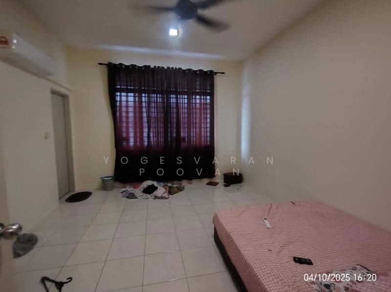 2-storey Terraced House for Sale in Banting (Selangor) - Yogesvaran Poovan - Bedroom - PropertyGuru.com.my