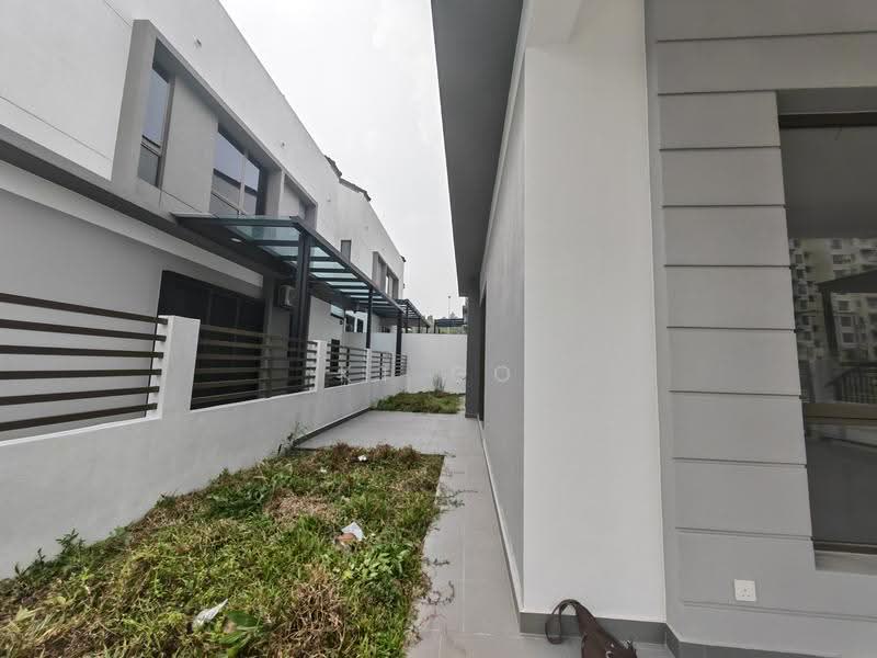 Cluster House for Sale in Bandar Bukit Puchong (Puchong) - KT Go - Exterior - PropertyGuru.com.my