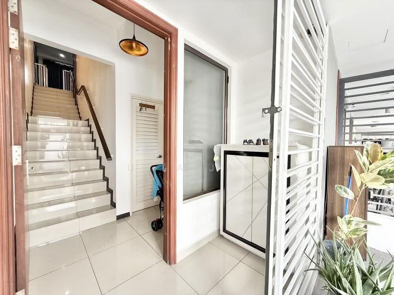 Townhouse for Sale in 16 Sierra (Puchong) - DJULIA JAMAL - Entrance - PropertyGuru.com.my