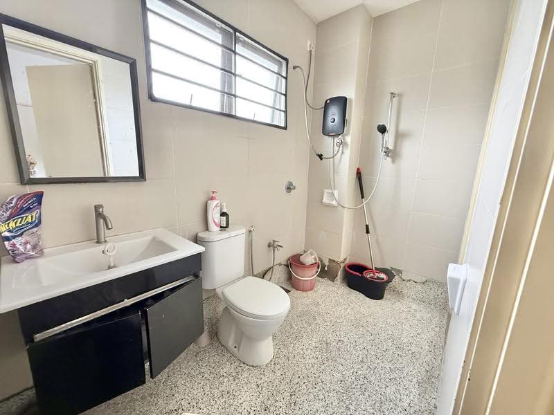 Townhouse for Sale in 16 Sierra (Puchong) - DJULIA JAMAL - Bathroom - PropertyGuru.com.my