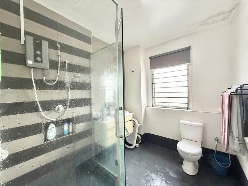 Townhouse for Sale in 16 Sierra (Puchong) - DJULIA JAMAL - Bathroom - PropertyGuru.com.my