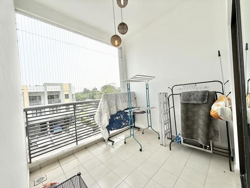 Townhouse for Sale in 16 Sierra (Puchong) - DJULIA JAMAL - Balcony - PropertyGuru.com.my