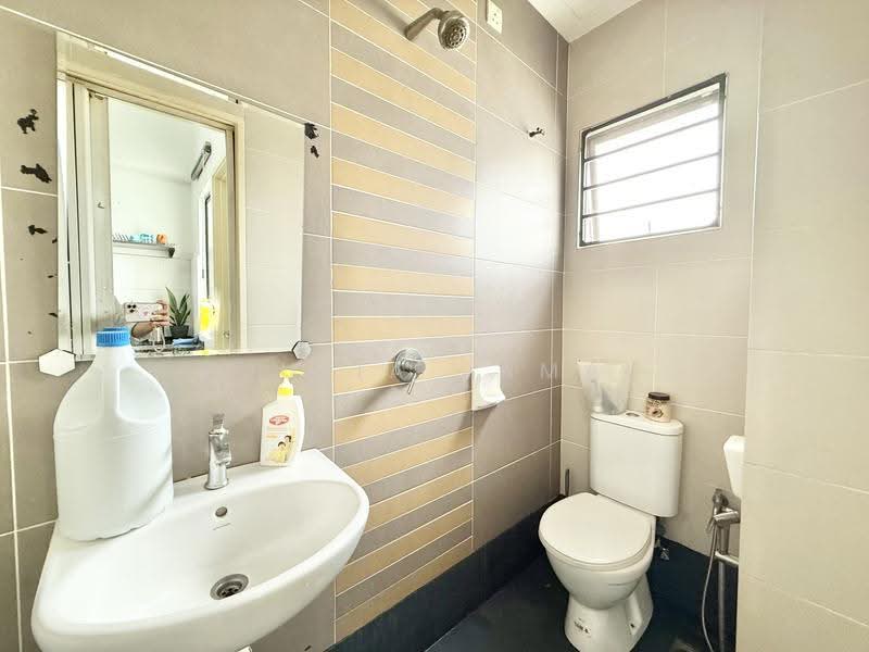 Townhouse for Sale in 16 Sierra (Puchong) - DJULIA JAMAL - Bathroom - PropertyGuru.com.my