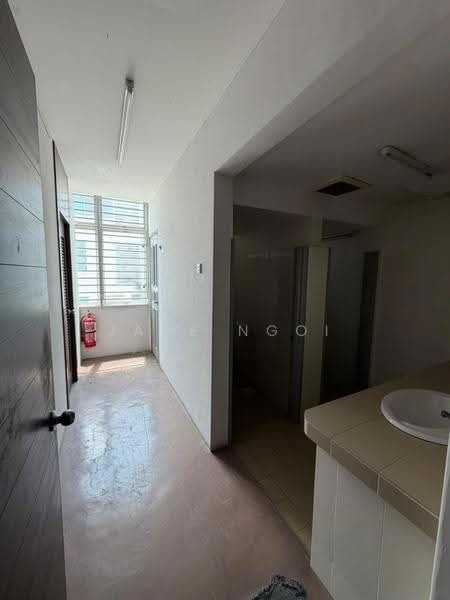Kedai / Pejabat untuk Disewa di Taman Molek (Johor Bahru) - Jane Ngoi - Corridor - PropertyGuru.com.my