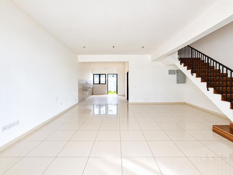 Rumah Teres 2-Tingkat untuk Dijual di Sepang (Selangor) - Fikri Yasmin - Living Room - PropertyGuru.com.my