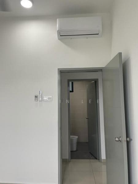 Service Residence for Rent at B11 Parkland Residence - Alvin Lee - Bathroom - PropertyGuru.com.my