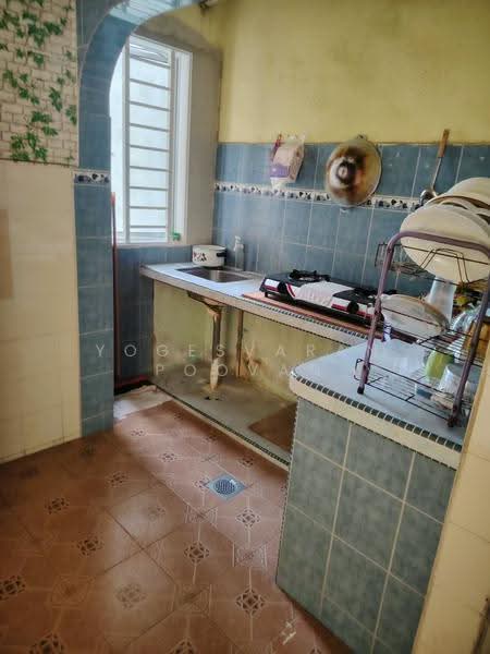 Rumah Flat untuk Dijual di Pangsapuri Seri Perantau - Yogesvaran Poovan - Kitchen - PropertyGuru.com.my