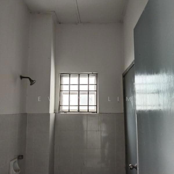 Rumah Teres untuk Dijual di Bandar Puteri Klang (Klang) - Evelyn Lim - Bathroom - PropertyGuru.com.my