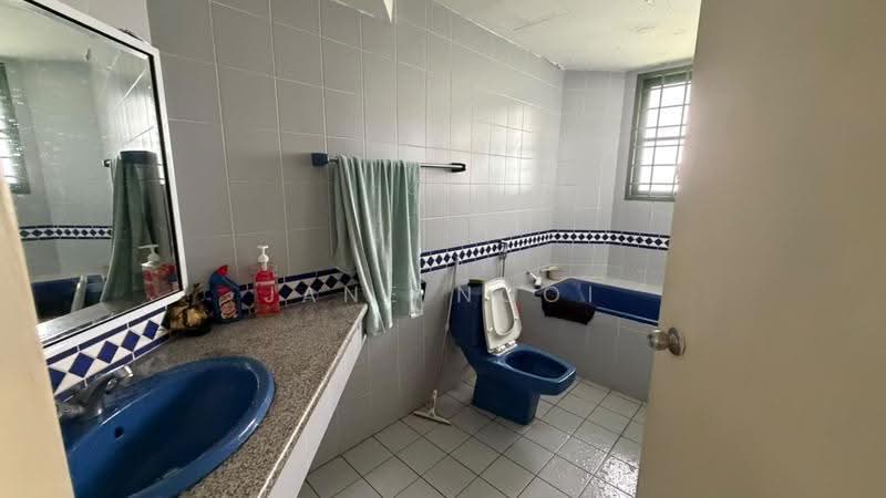 Kondominium untuk Disewa di The Straits View Condominium - Jane Ngoi - Bathroom - PropertyGuru.com.my