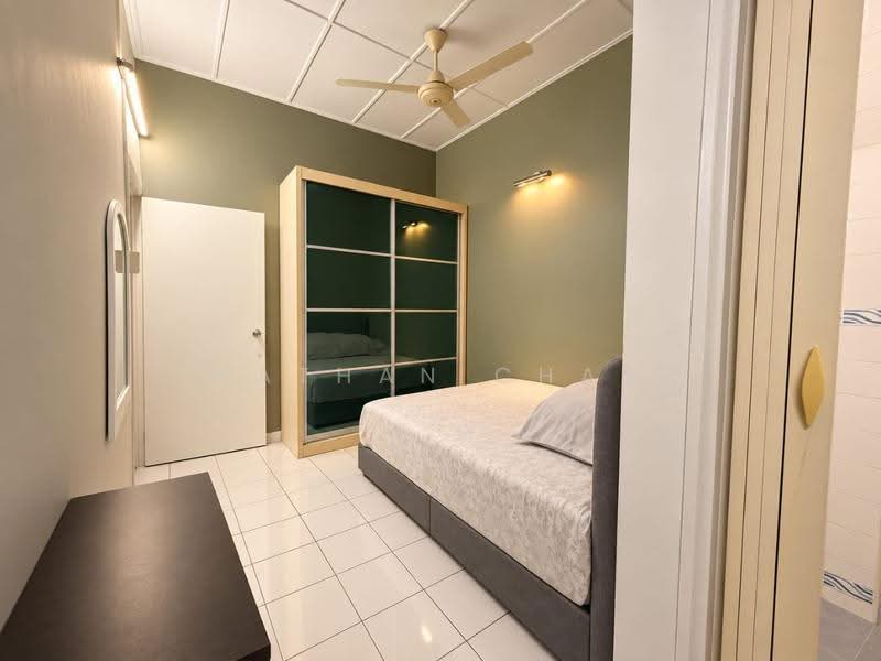 1.5-storey Terraced House for Sale in Taman Molek (Johor Bahru) - Nathan Chan - Bedroom - PropertyGuru.com.my