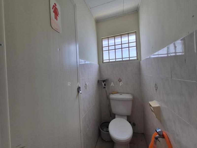 Shop for Sale in Bandar Sunway Tunas (Bayan Lepas) - Ray Yap - Bathroom - PropertyGuru.com.my