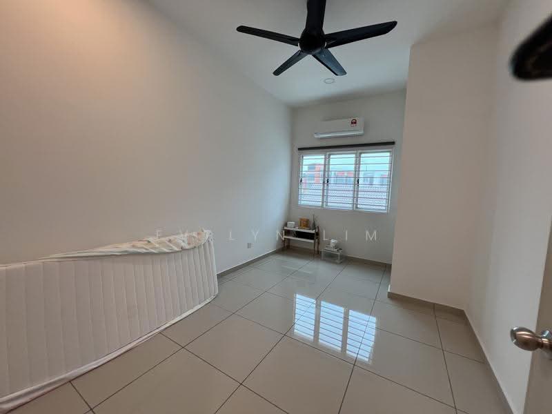2-storey Terraced House for Sale in Bandar Rimbayu (Telok Panglima Garang) - Evelyn Lim - Bedroom - PropertyGuru.com.my