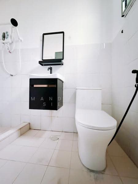Apartment for Rent at Lily & Jasmine Apartment - Mandy Goh Siew Li - Bathroom - PropertyGuru.com.my
