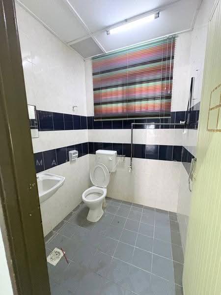 Kedai / Pejabat untuk Disewa di Taman Pasir Pinji (Ipoh) - Mandy Phang - Bathroom - PropertyGuru.com.my