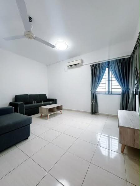 Kediaman Servis untuk Disewa di The Embassy (Bangunan Duta Impian) - Glenn Twe - Living Room - PropertyGuru.com.my