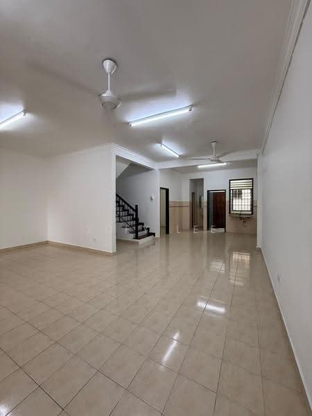 Rumah Teres 2-Tingkat untuk Dijual di Taman Mutiara Rini (Skudai) - Zoey Lee - Living Room - PropertyGuru.com.my