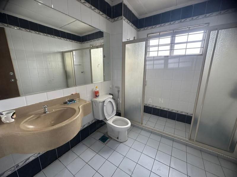 Terraced House for Sale in Aman Putri (Sungai Buloh) - Kelven Tan - Bathroom - PropertyGuru.com.my