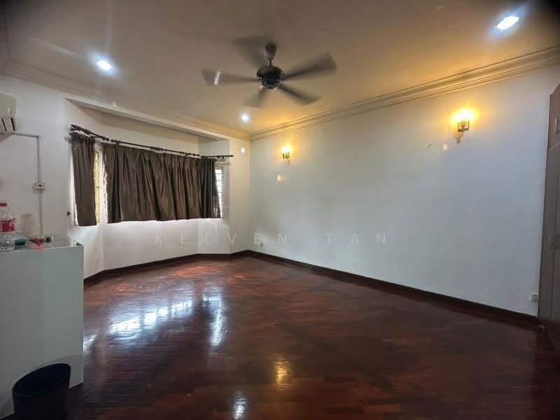 Terraced House for Sale in Aman Putri (Sungai Buloh) - Kelven Tan - Living Room - PropertyGuru.com.my