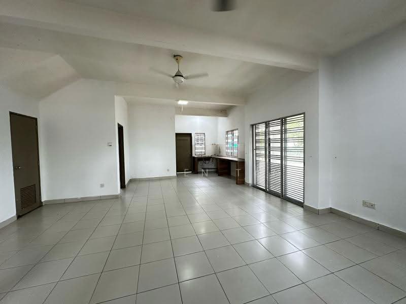 Terraced House for Sale in Aman Putri (Sungai Buloh) - Kelven Tan - Living Room - PropertyGuru.com.my