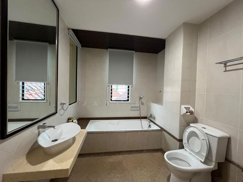3-storey Terraced House for Sale in Taman Bayu Aman (Butterworth) - Jane Ng - Bathroom - PropertyGuru.com.my