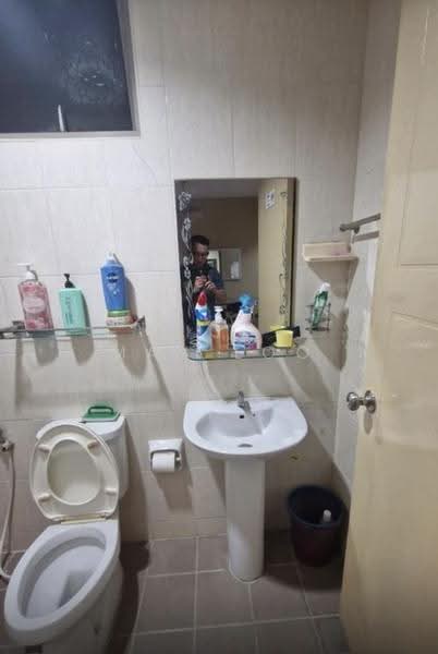 Kediaman Servis untuk Disewa di Birch Plaza - May Loo - Bathroom - PropertyGuru.com.my