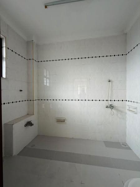 Semi-Detached House for Sale in Perling (Johor) - Phang Elainne - Bathroom - PropertyGuru.com.my