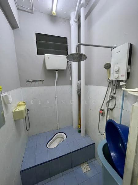 Apartment for Rent at Taman Seri Perak - Elaine Lee - Bathroom - PropertyGuru.com.my