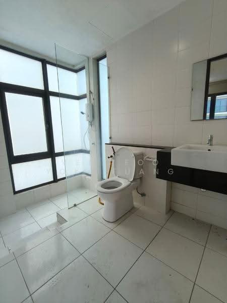 Kediaman Servis untuk Disewa di Trefoil @ Setia City - Veni Foo Yoke Fuang - Bathroom - PropertyGuru.com.my