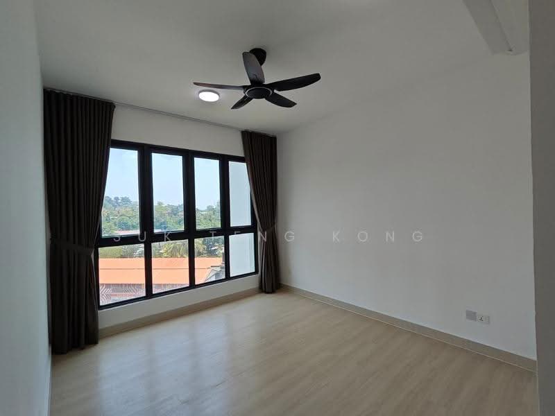 Kondominium untuk Dijual di One Jesselton - Suk Teng Kong - Living Room - PropertyGuru.com.my