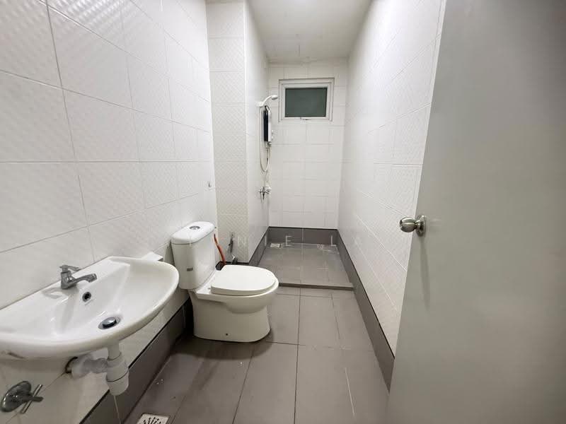 Service Residence for Rent at Seasons Amara Larkin - Winnie Lau - Bathroom - PropertyGuru.com.my
