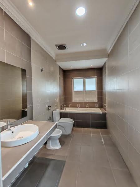 Rumah Teres untuk Dijual di Shah Alam (Selangor) - Veni Foo Yoke Fuang - Bathroom - PropertyGuru.com.my