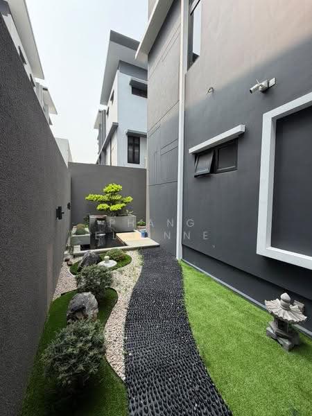 Rumah Berkembar untuk Dijual di Taman Nusa Sentral (Iskandar Puteri (Nusajaya)) - Phang Elainne - Exterior - PropertyGuru.com.my