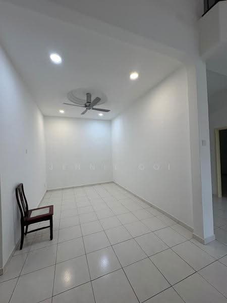 1.5-storey Terraced House for Rent in Taman Molek (Johor Bahru) - Jennie Ooi - Living Room - PropertyGuru.com.my