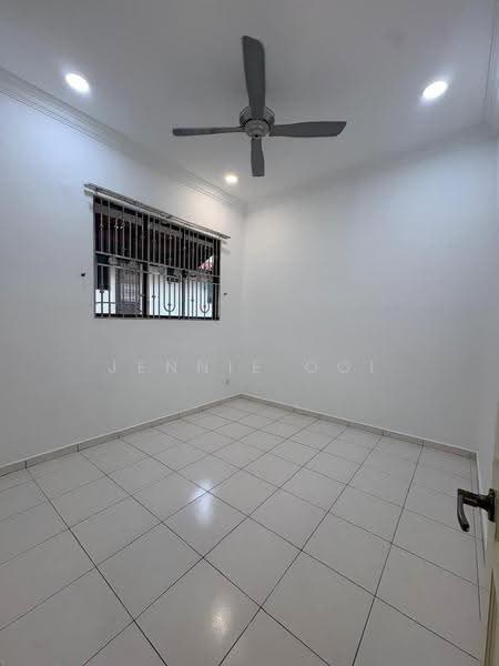 1.5-storey Terraced House for Rent in Taman Molek (Johor Bahru) - Jennie Ooi - Interior - PropertyGuru.com.my