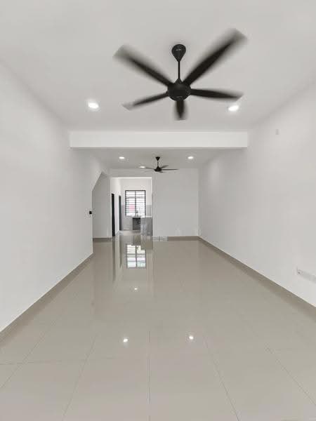 Terraced House for Rent in Bandar Dato Onn (Tebrau) - LZ Lau - Living Room - PropertyGuru.com.my