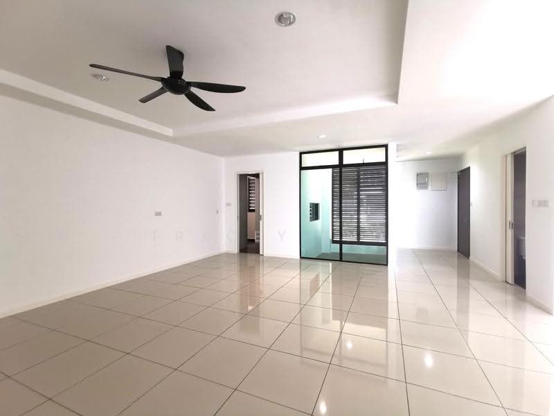Kediaman Servis untuk Dijual di Residensi Ledang - Tracey Eng - Living Room - PropertyGuru.com.my