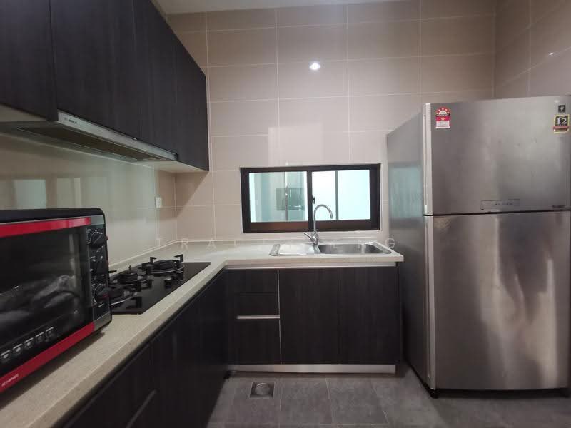 Kediaman Servis untuk Dijual di Residensi Ledang - Tracey Eng - Kitchen - PropertyGuru.com.my