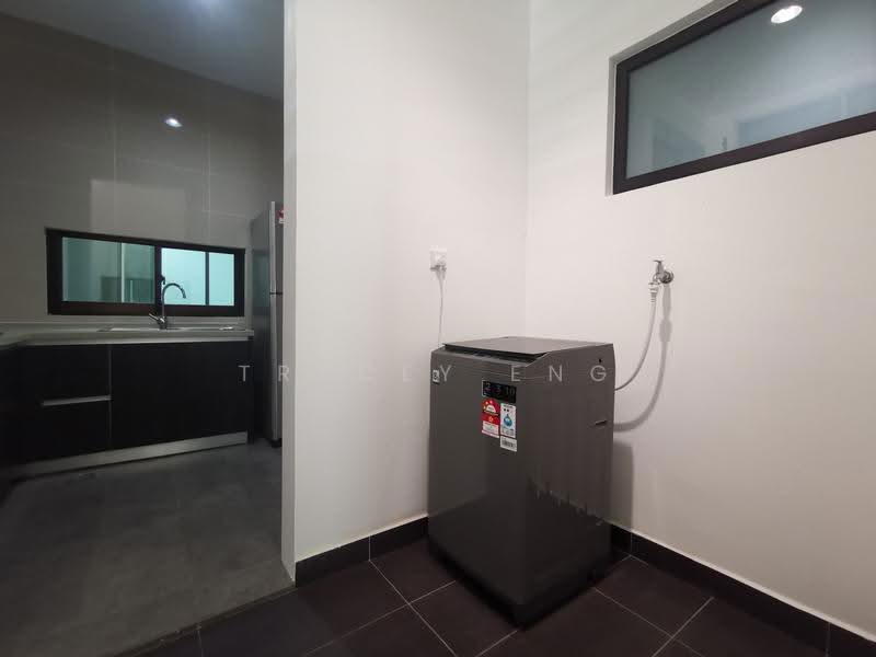 Kediaman Servis untuk Dijual di Residensi Ledang - Tracey Eng - Laundry Yard - PropertyGuru.com.my