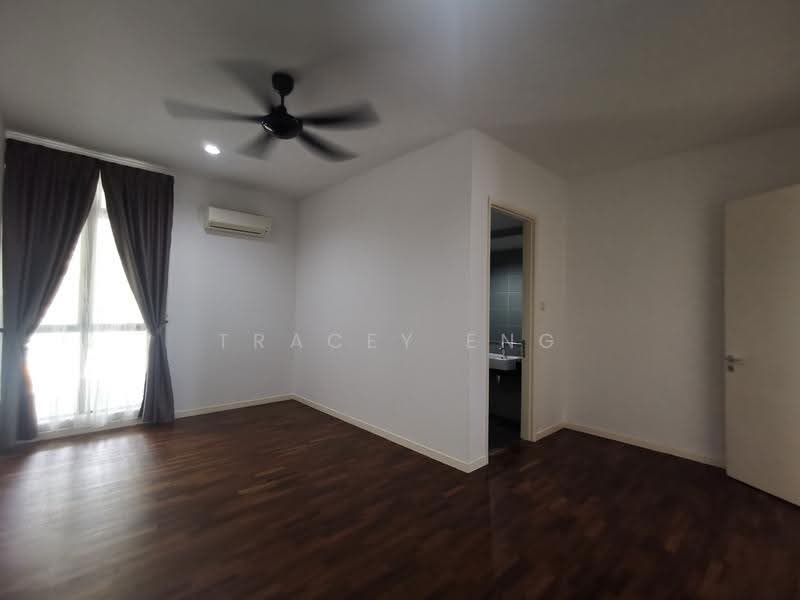 Kediaman Servis untuk Dijual di Residensi Ledang - Tracey Eng - 3rd Bedroom - PropertyGuru.com.my
