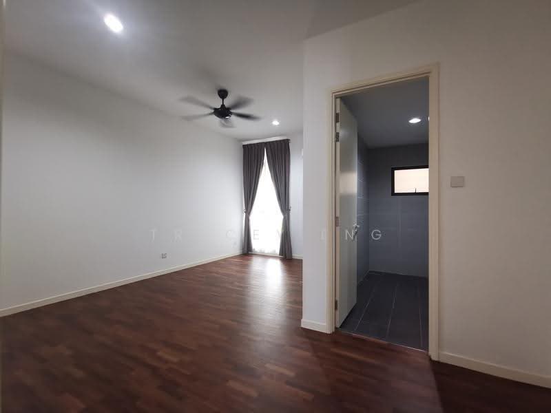 Kediaman Servis untuk Dijual di Residensi Ledang - Tracey Eng - 3rd Bedroom - PropertyGuru.com.my